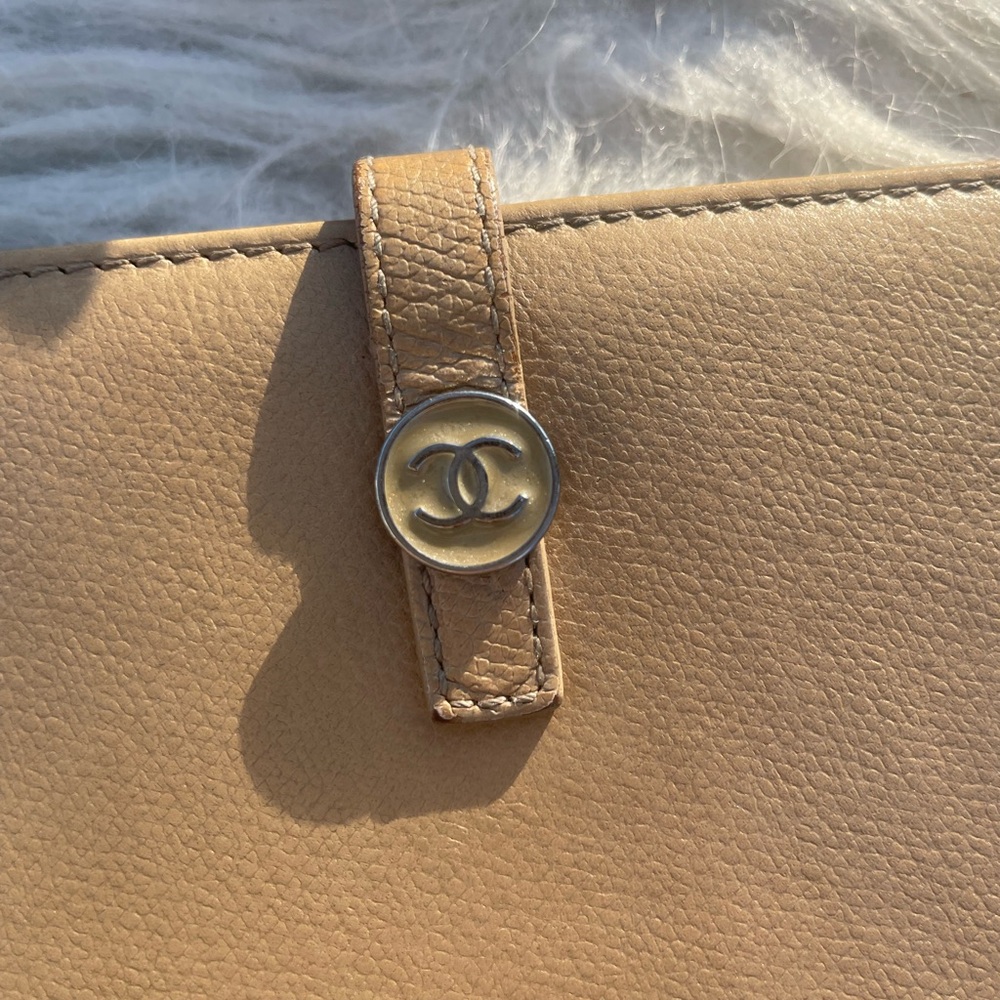 GORGEOUS Chanel wallet